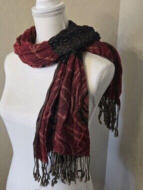 Pretty Red and Black Rose Patterned Fringed Scarf